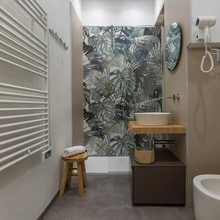 Apartment Jungle *