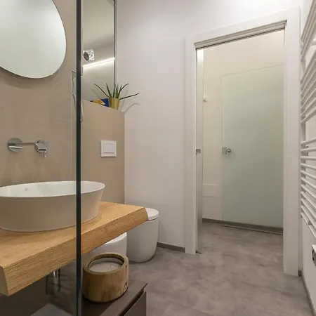 Guesthost - Jungle Apartment Ferrara